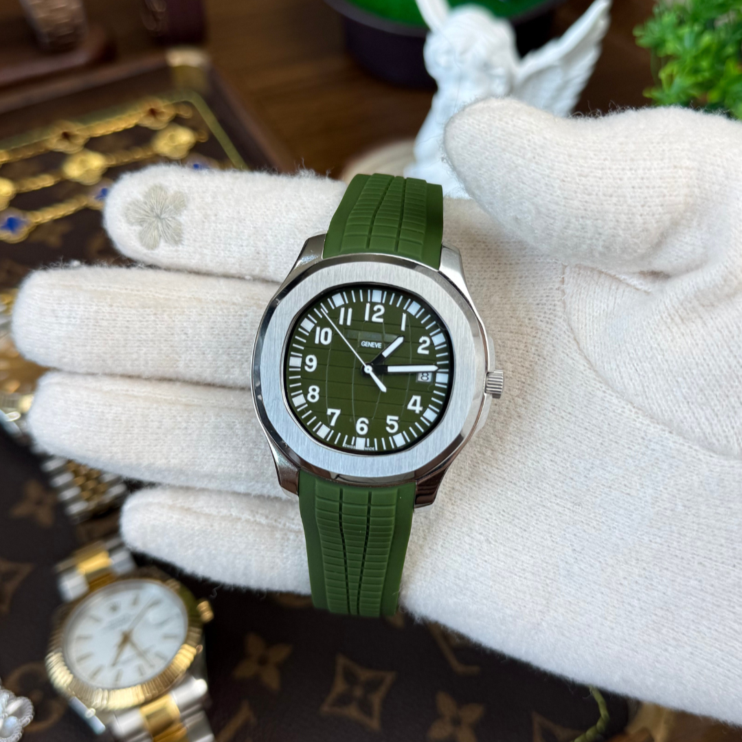 Aquanaut Steel – Green Dial Rubber Strap
