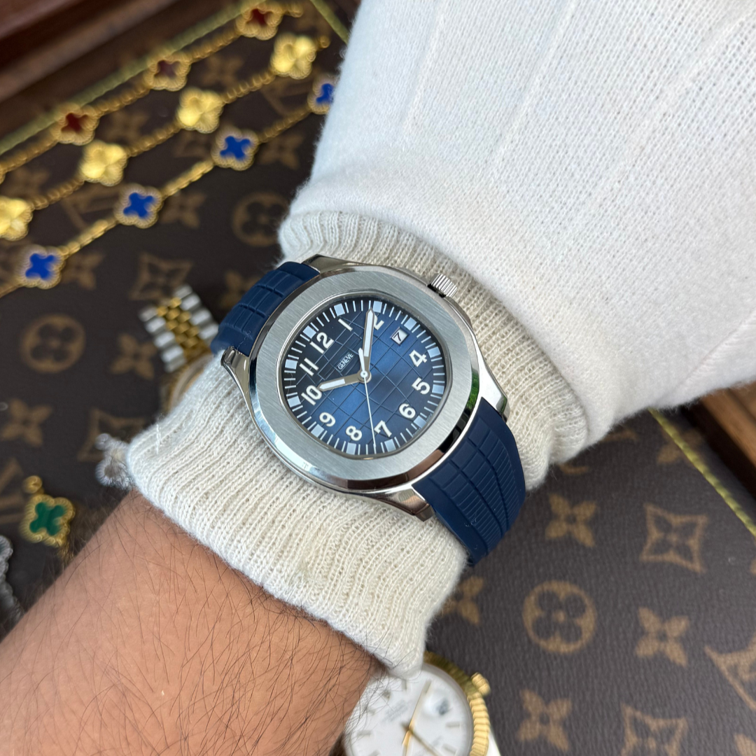 Aquanaut Steel – Blue Dial Rubber Strap