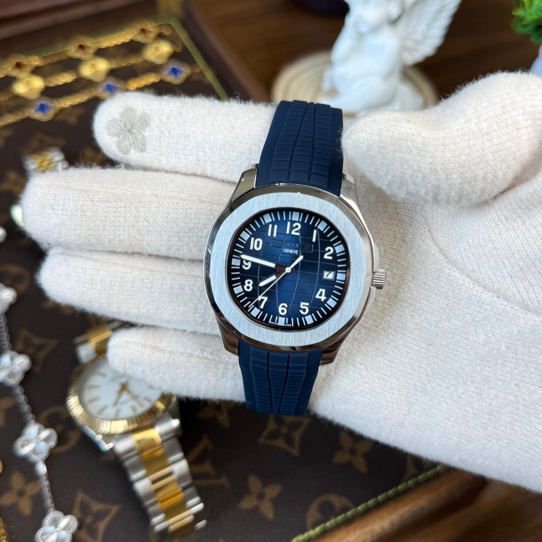 Aquanaut Steel – Blue Dial Rubber Strap