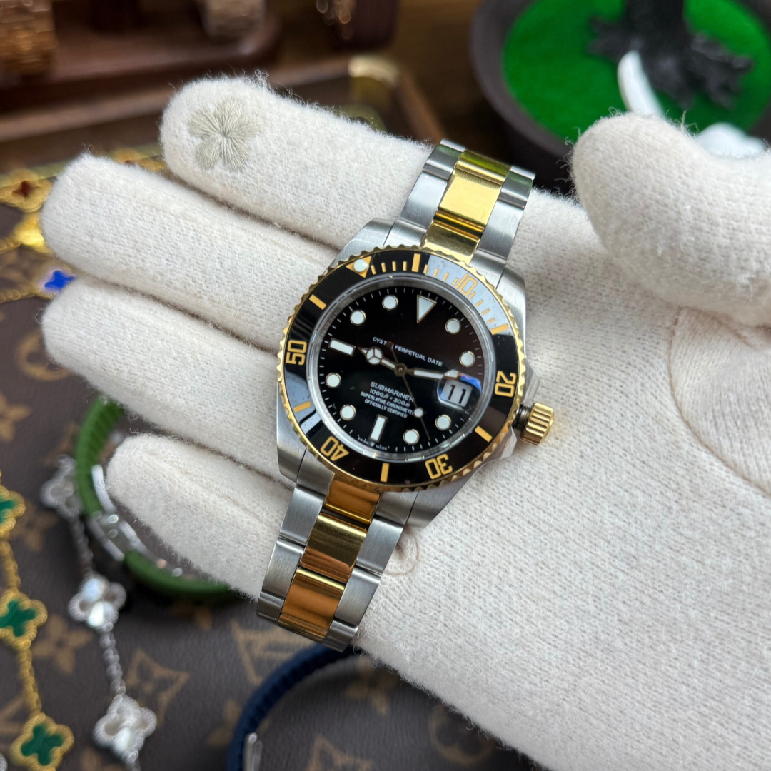 SUBMARINER | BLACK & GOLD