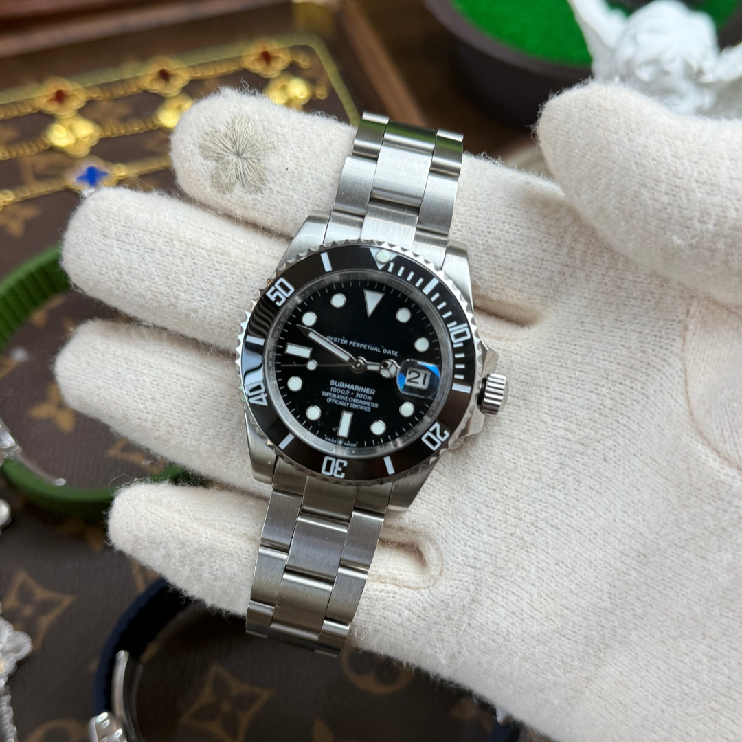 SUBMARINER | BLACK DATE