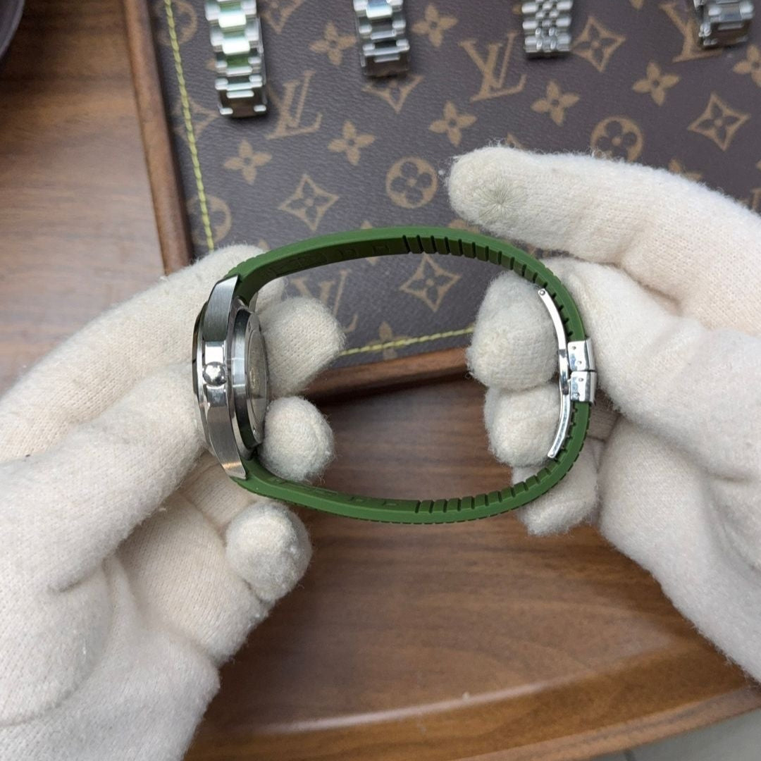 Aquanaut Steel – Green Dial Rubber Strap