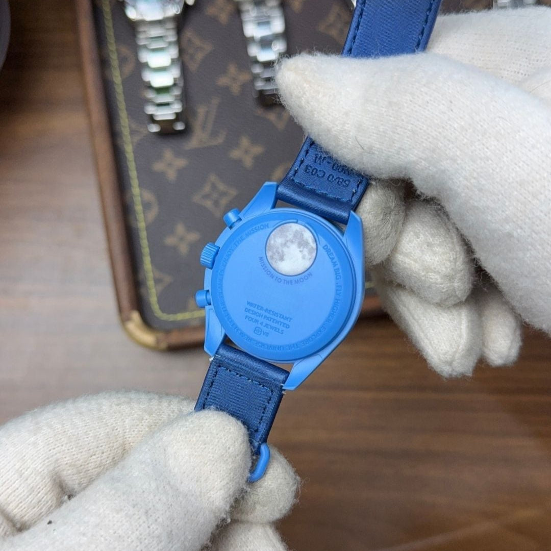 MOONPHASE | BLUE