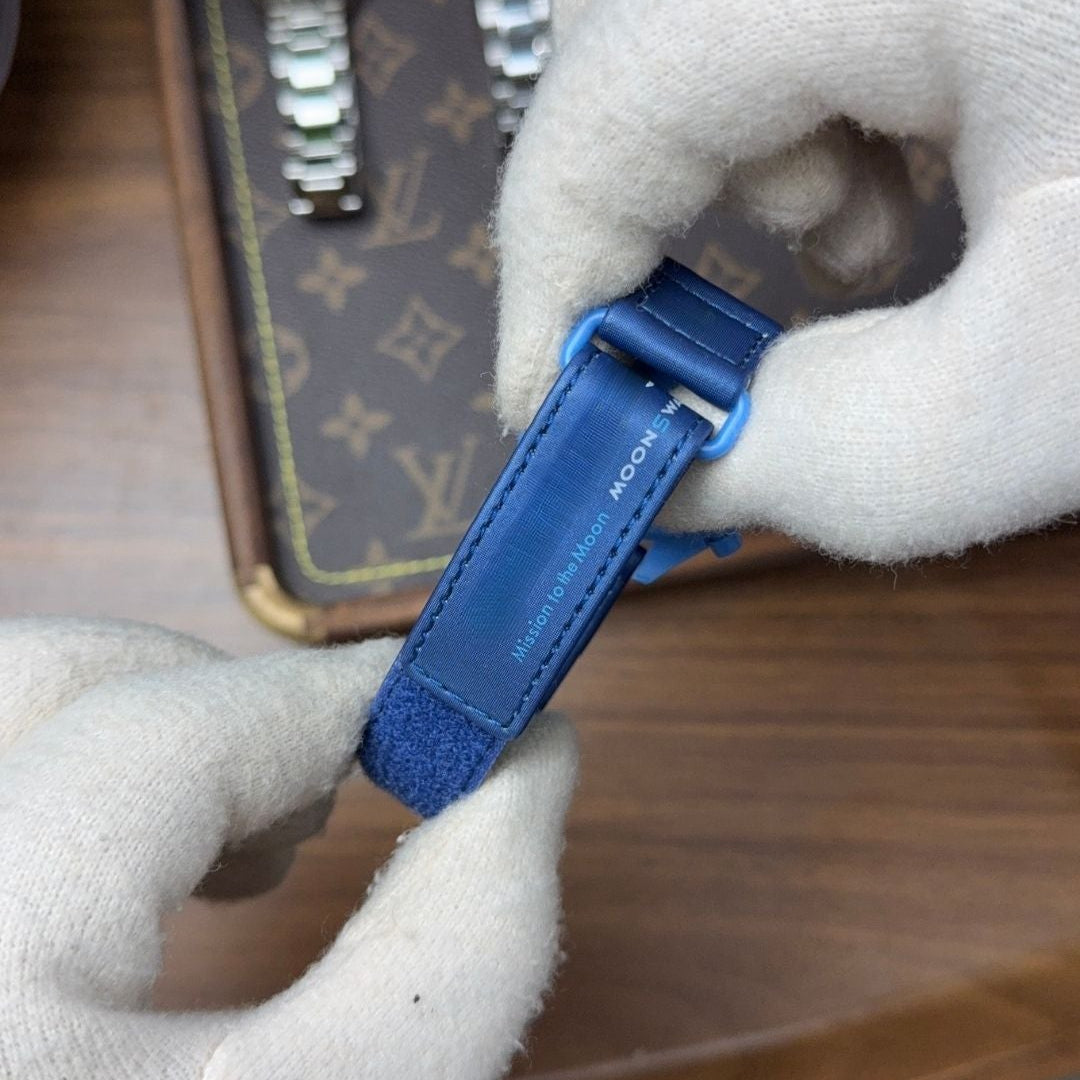 MOONPHASE | BLUE