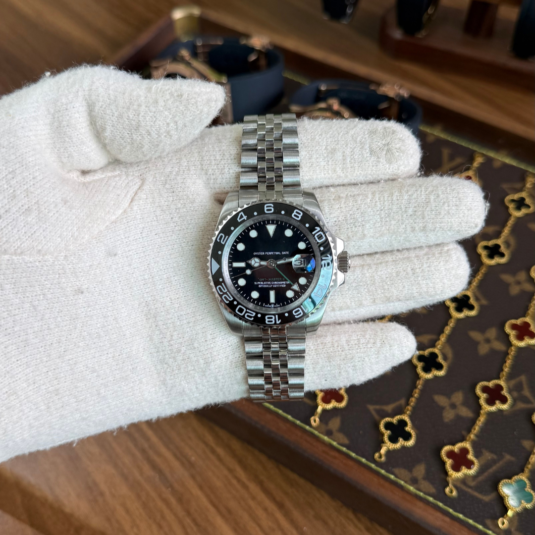 GMT MASTER | BRUCE WAYNE