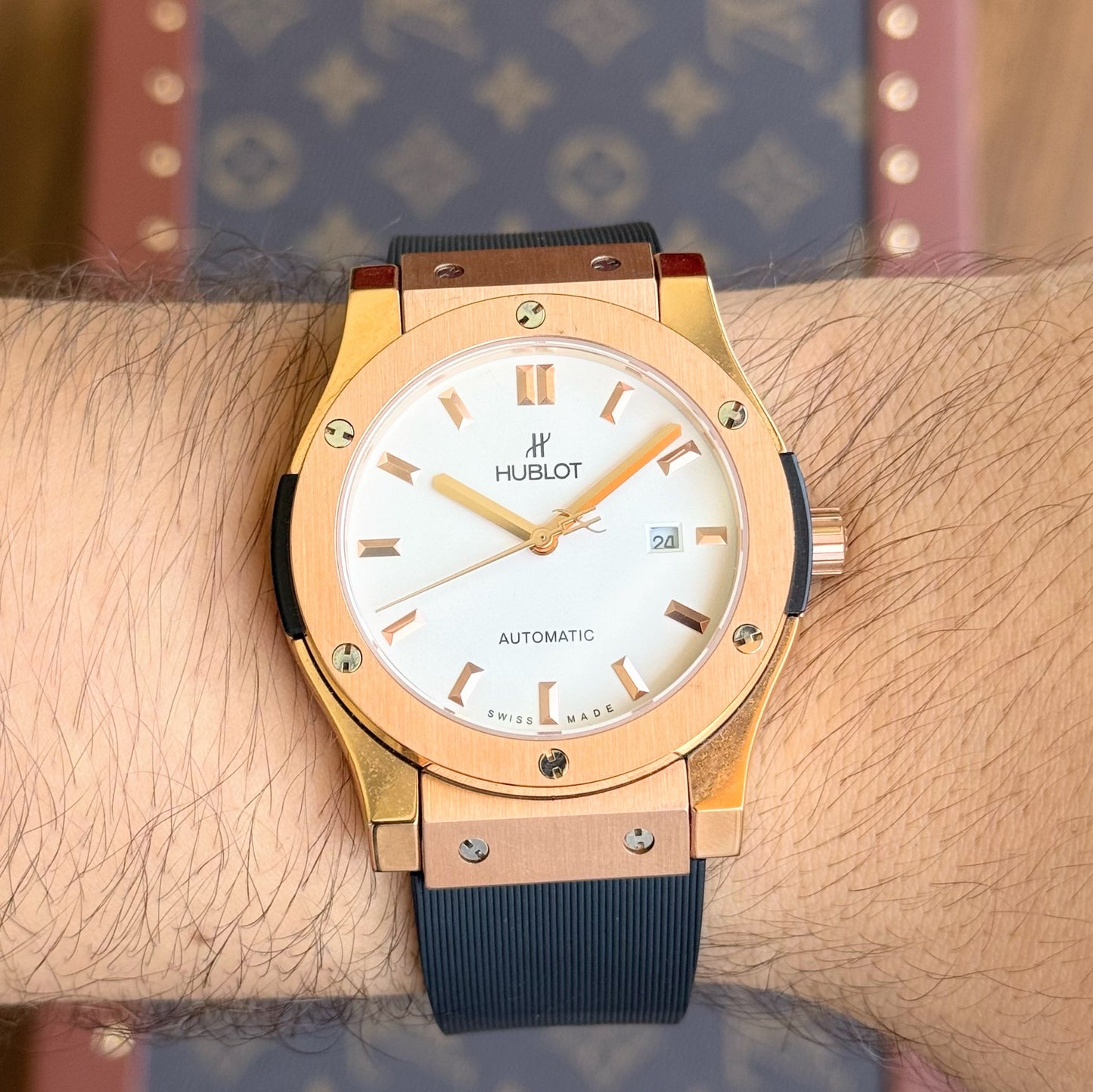 Classic Fusion King Gold – White Dial Rubber Strap