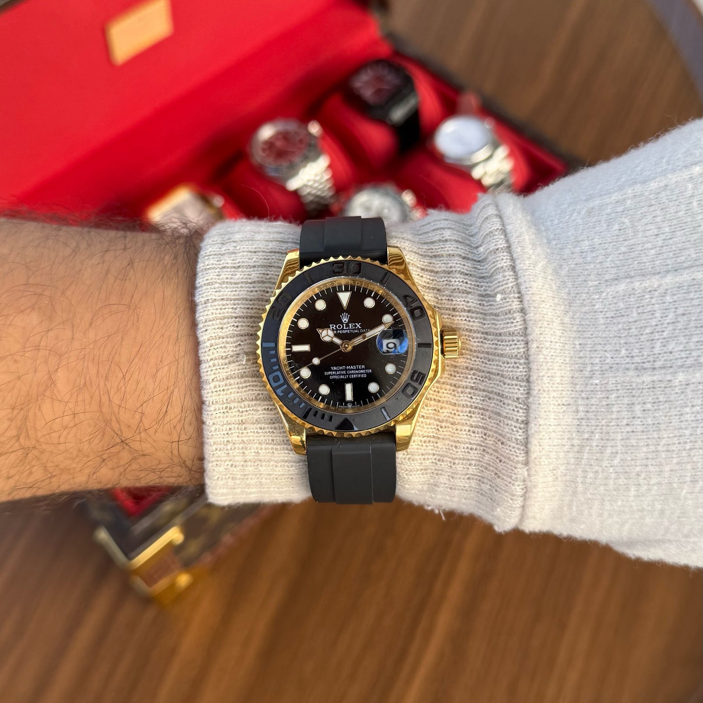 Yacht-Master Yellow Gold – Black Dial Oysterflex Tipo Rolex