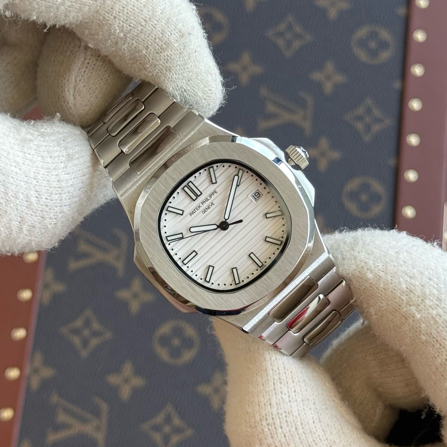 Nautilus Steel – White Dial Patek Type