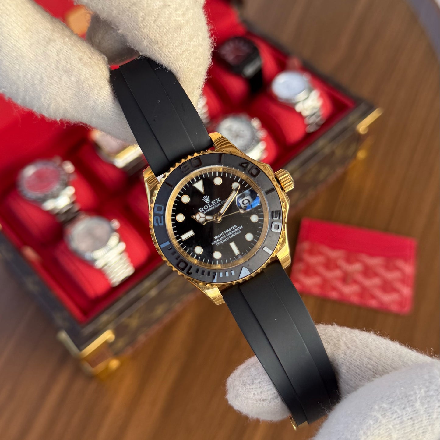 Yacht-Master Yellow Gold – Black Dial Oysterflex Tipo Rolex