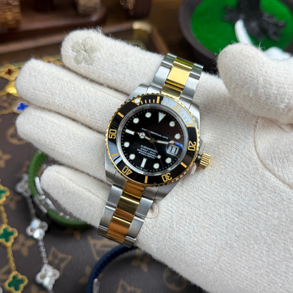 SUBMARINER | BLACK & GOLD