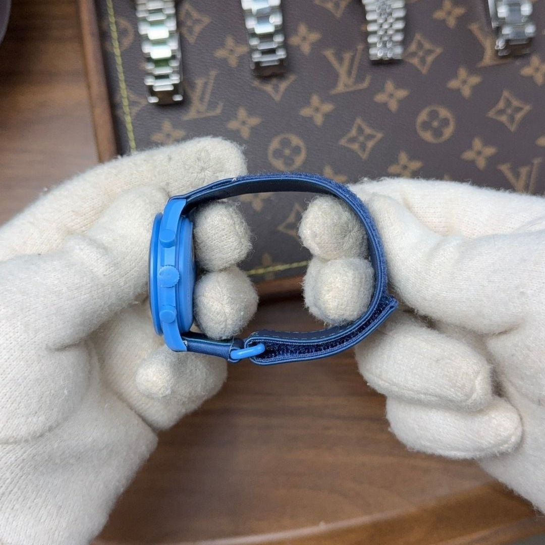MOONPHASE | BLUE