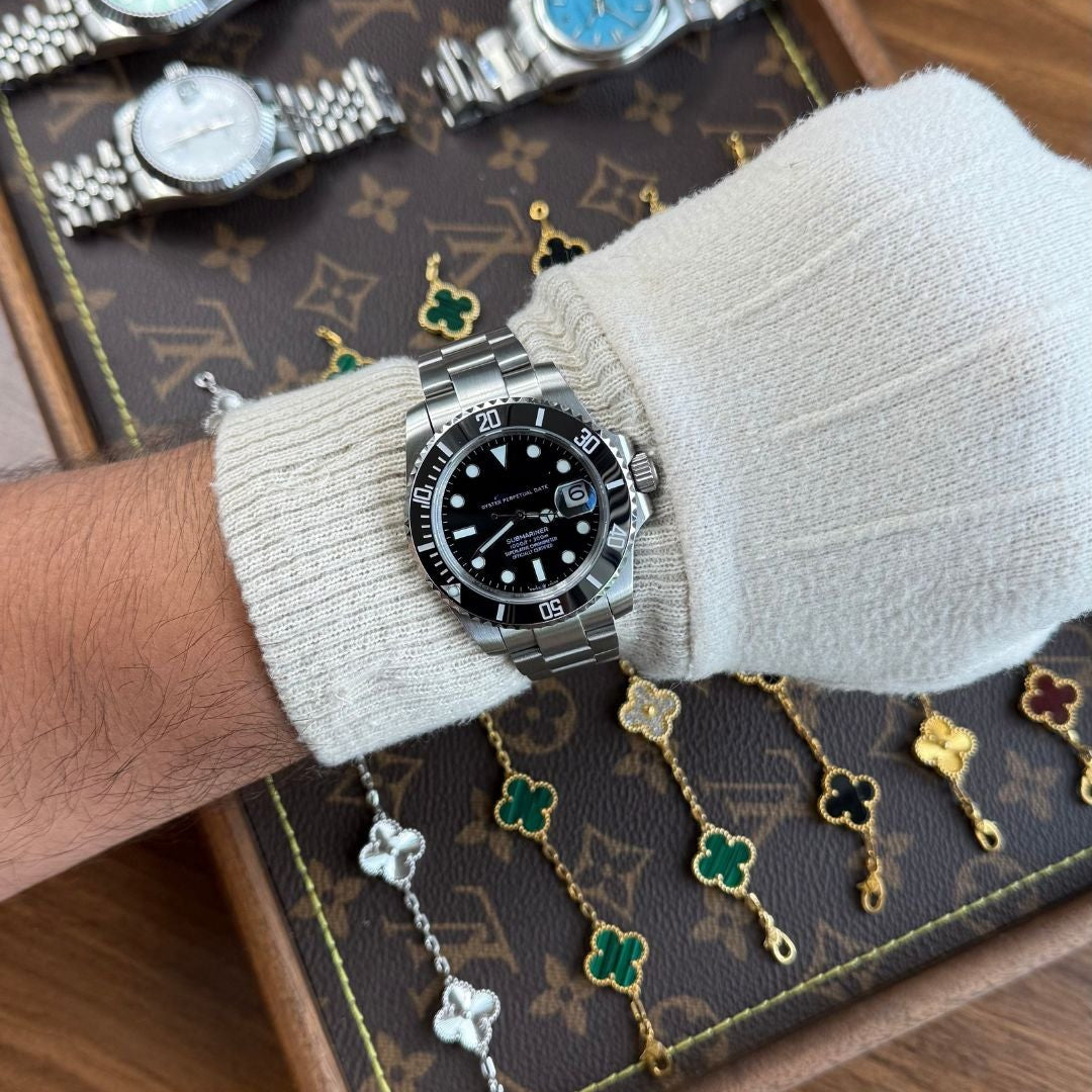 Submariner Oystersteel – Black Dial Black Bezel Oyster Date