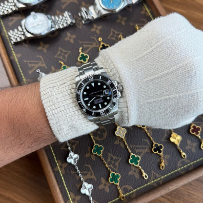 Submariner Oystersteel – Black Dial Black Bezel Oyster Date