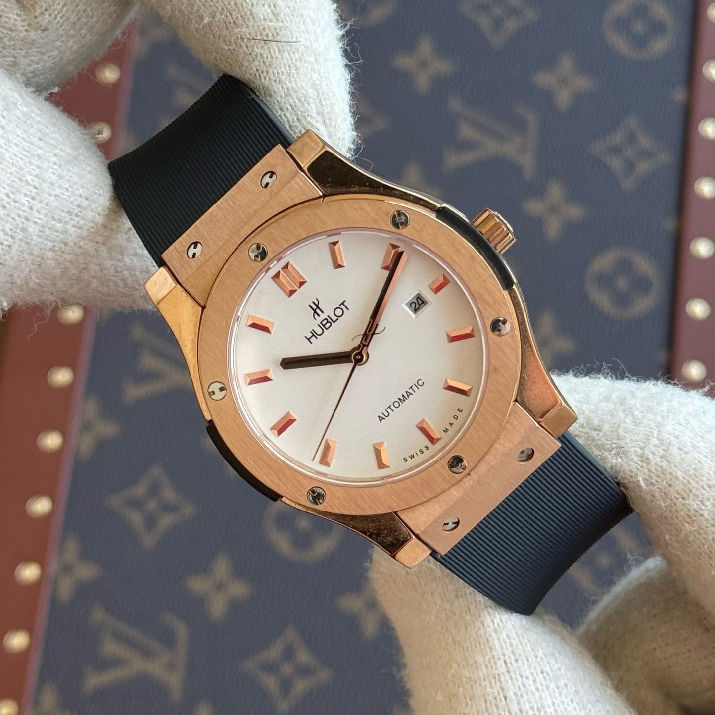 Classic Fusion King Gold – White Dial Rubber Strap