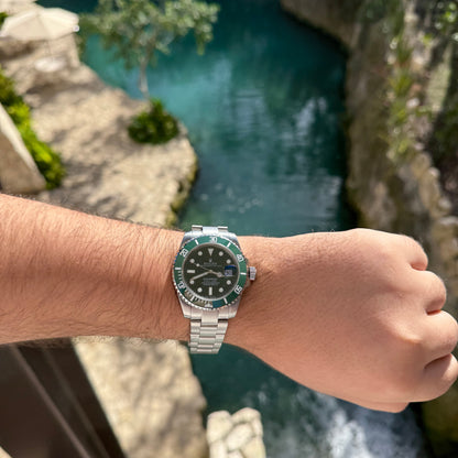 Submariner "Hulk" Oystersteel – Green Dial Green Bezel Oyster Date Type Rolex