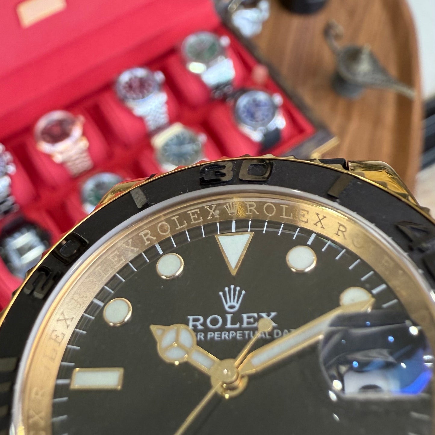 Yacht-Master Yellow Gold – Black Dial Oysterflex Tipo Rolex