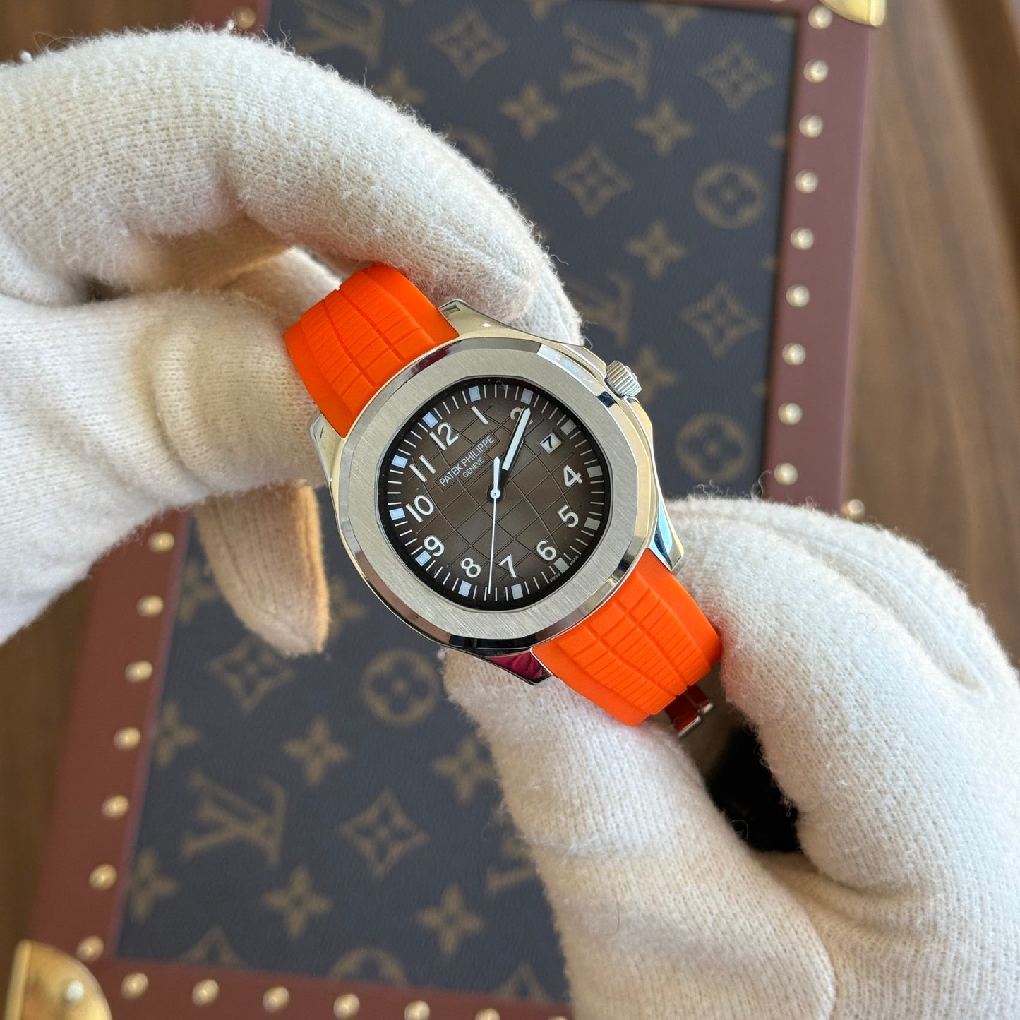 Aquanaut Steel – Orange Dial Rubber Strap Type Patek