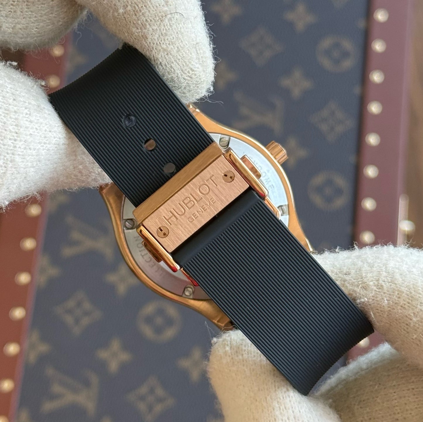 Classic Fusion King Gold – White Dial Rubber Strap