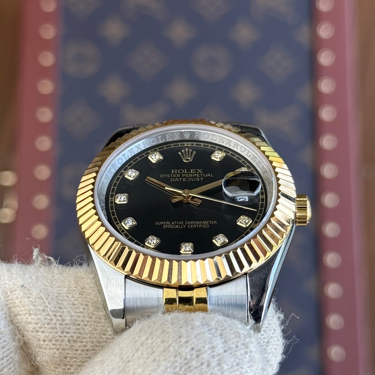 Datejust Rolesor - Black Dial Jubilee Diamonts