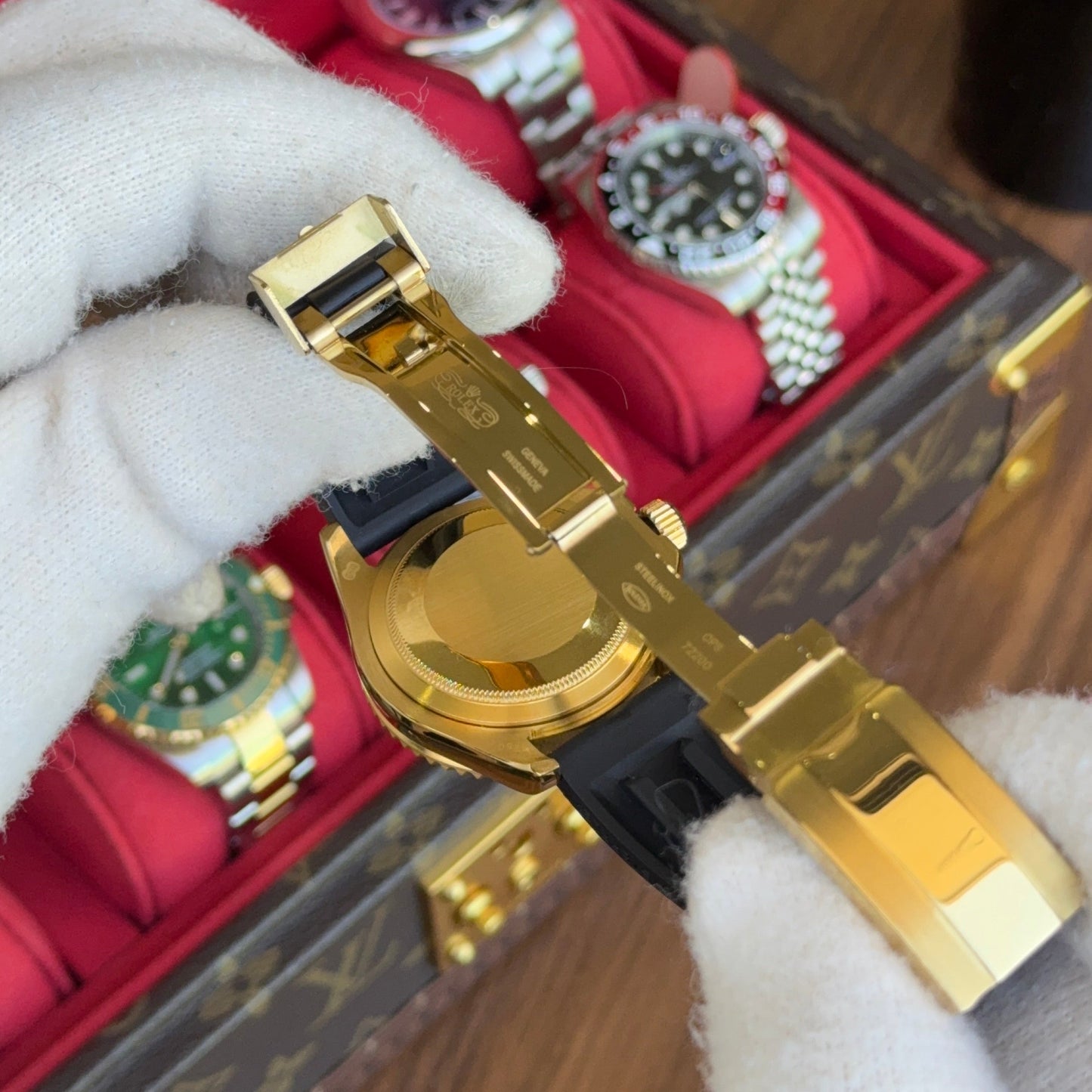 Yacht-Master Yellow Gold – Black Dial Oysterflex Tipo Rolex