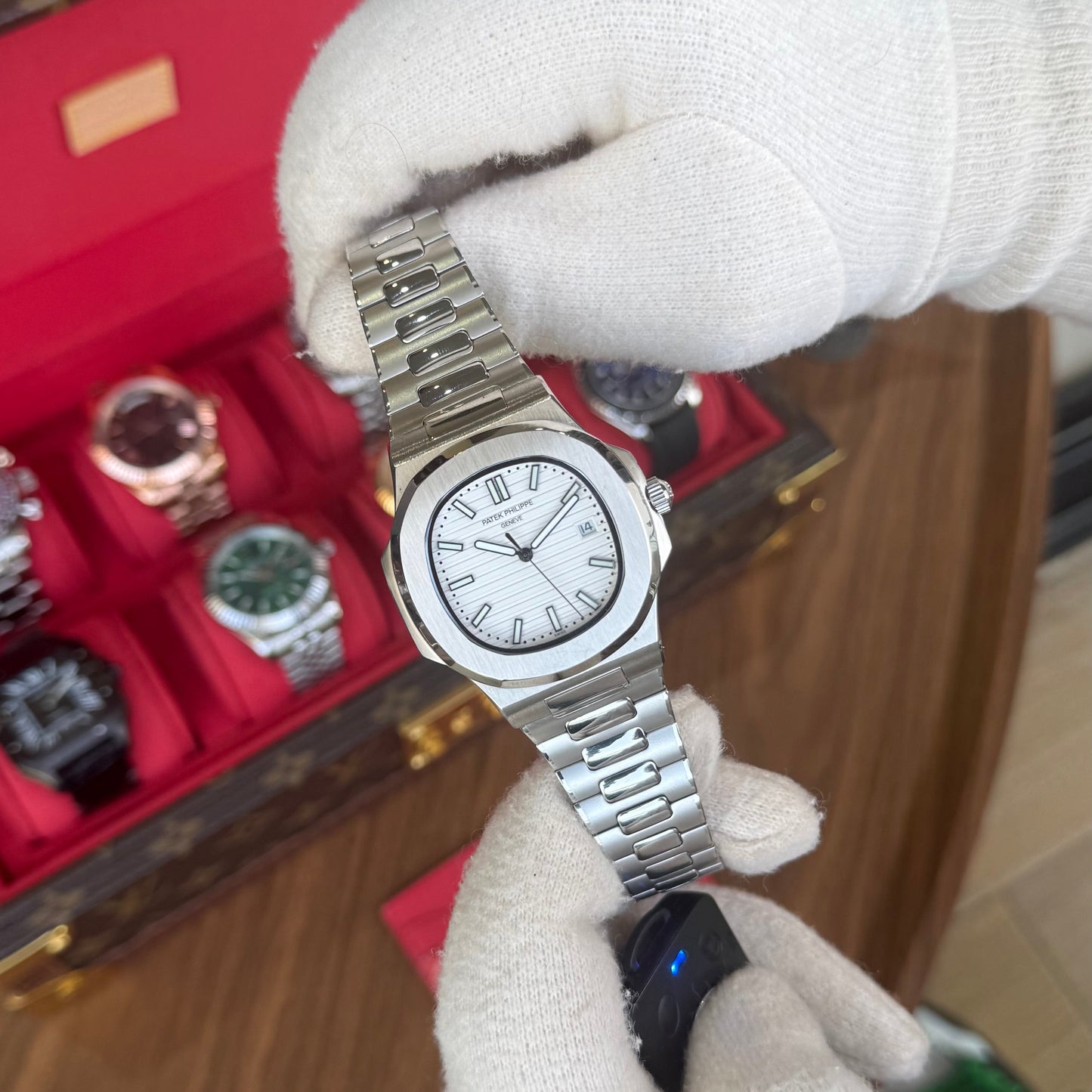 Nautilus Steel – White Dial Patek Type