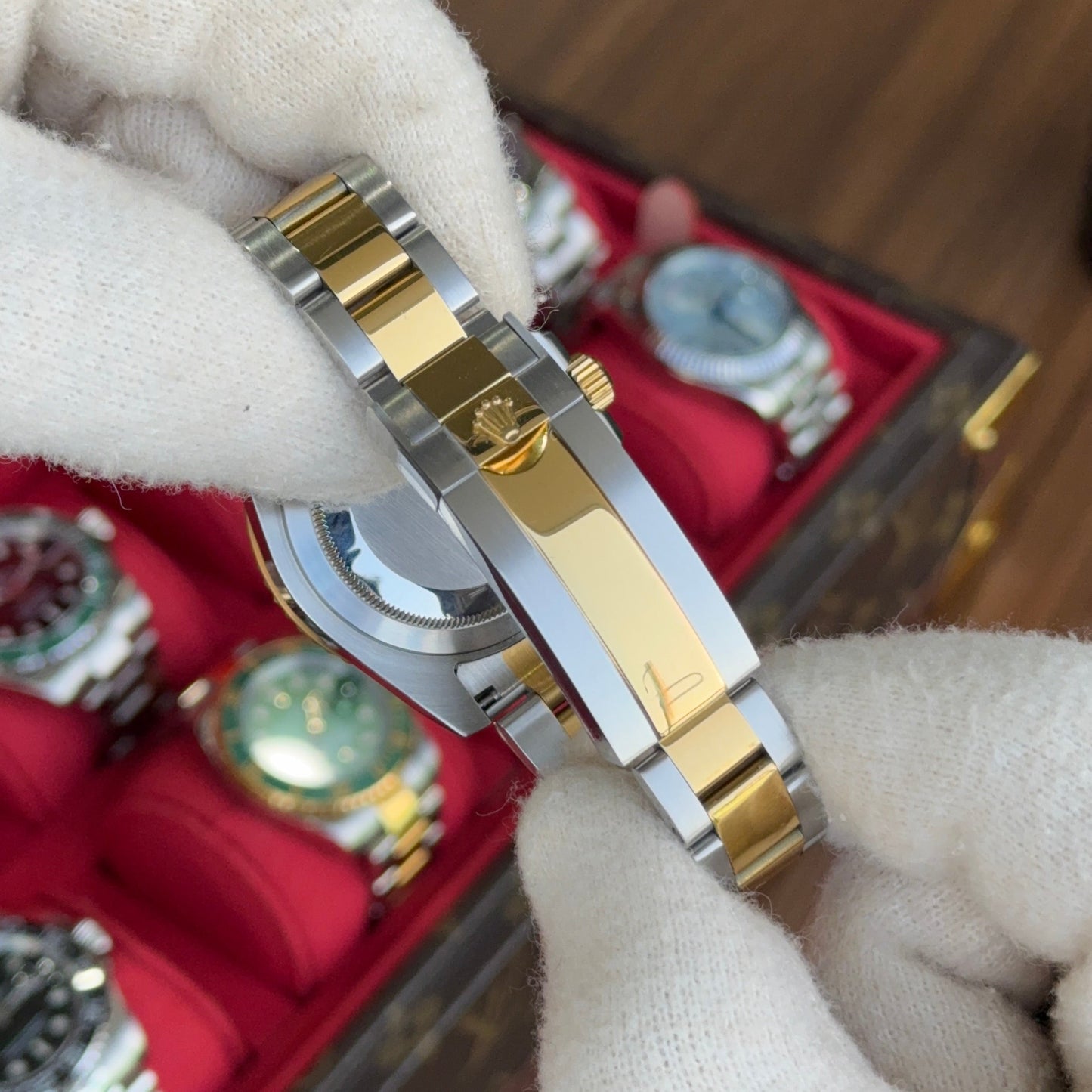 Submariner Rolesor – Black Dial Black Bezel Oyster Date Type Rolex