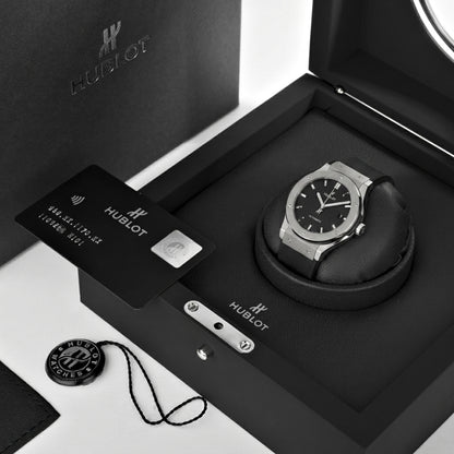 Classic Fusion Steel – Black Dial Leather Strap