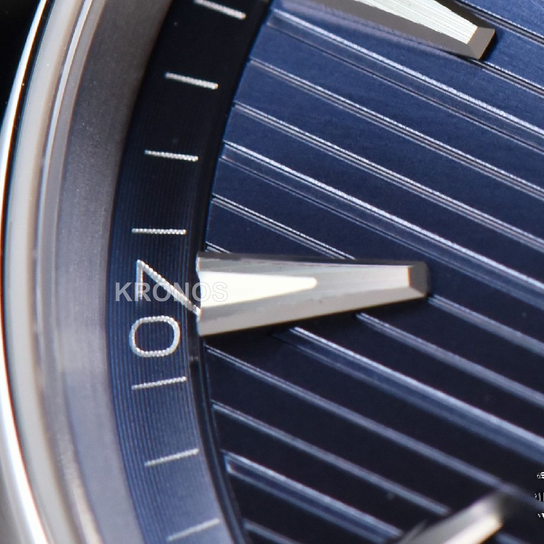 Aqua Terra 150m 41mm Dark Blue Dial Silver Hand Silver Markers A8900 - Authentic Movement