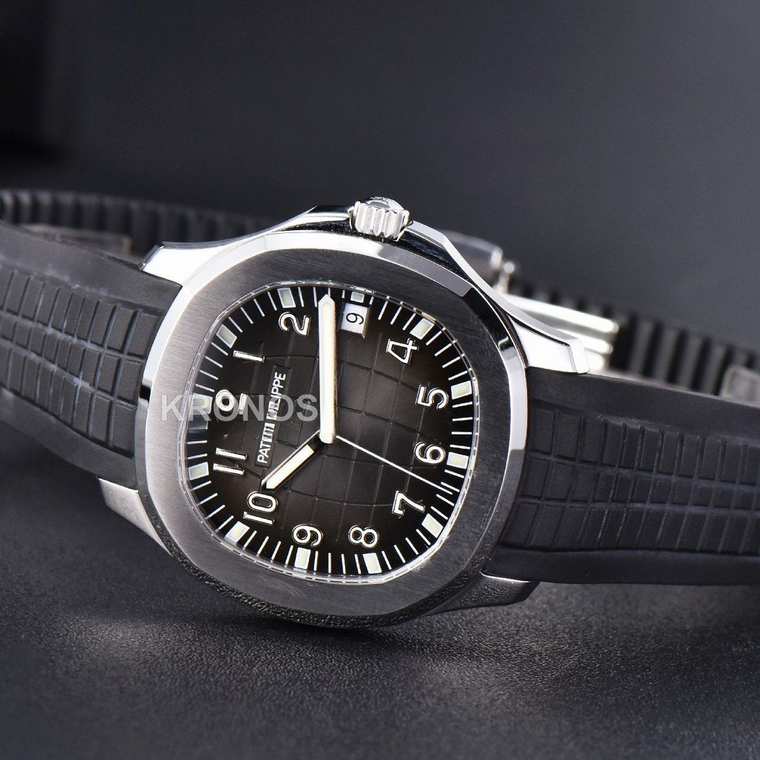 Aquanaut 40mm Black Dial Black - Authentic Movement