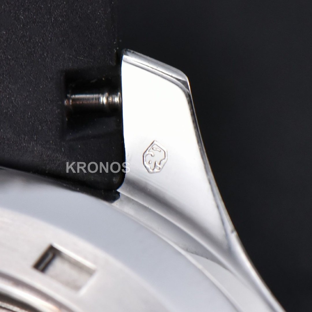 Aquanaut 40mm Black Dial Black - Authentic Movement