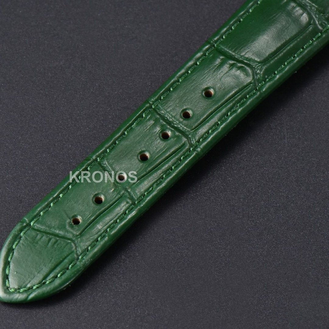 Tank Must Large 33.7×25.5mm Diamond Green Dial Green Quartz - Authentic Movement