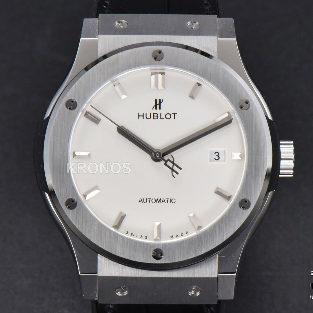 Classic Fusion 42mm Jj+f White Dial Black - Authentic Movement