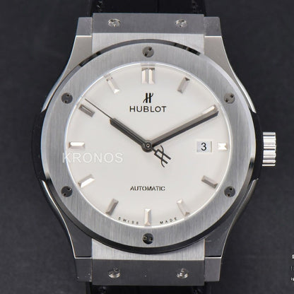 Classic Fusion 42mm Jj+f White Dial Black - Authentic Movement
