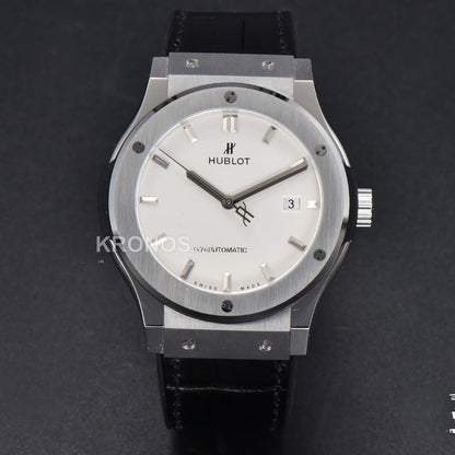 Classic Fusion 42mm Jj+f White Dial Black - Authentic Movement