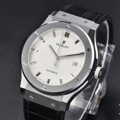 Classic Fusion 42mm Jj+f White Dial Black - Authentic Movement