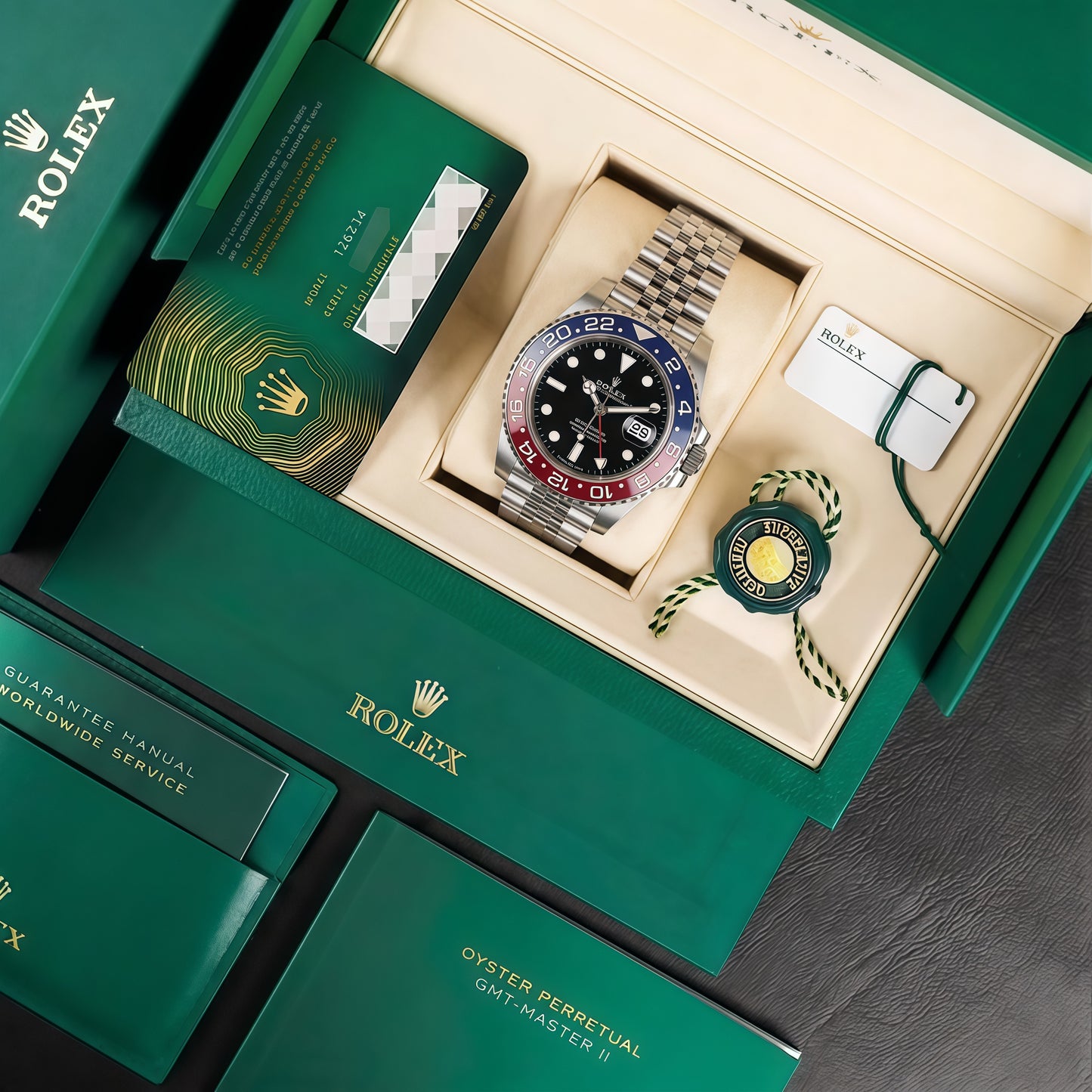 GMT-Master II "Pepsi" Oystersteel -  Black Dial Blue & Red Bezel Jubilee