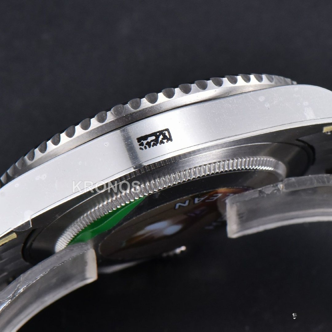 GMT Master II Bluered - Authentic Movement