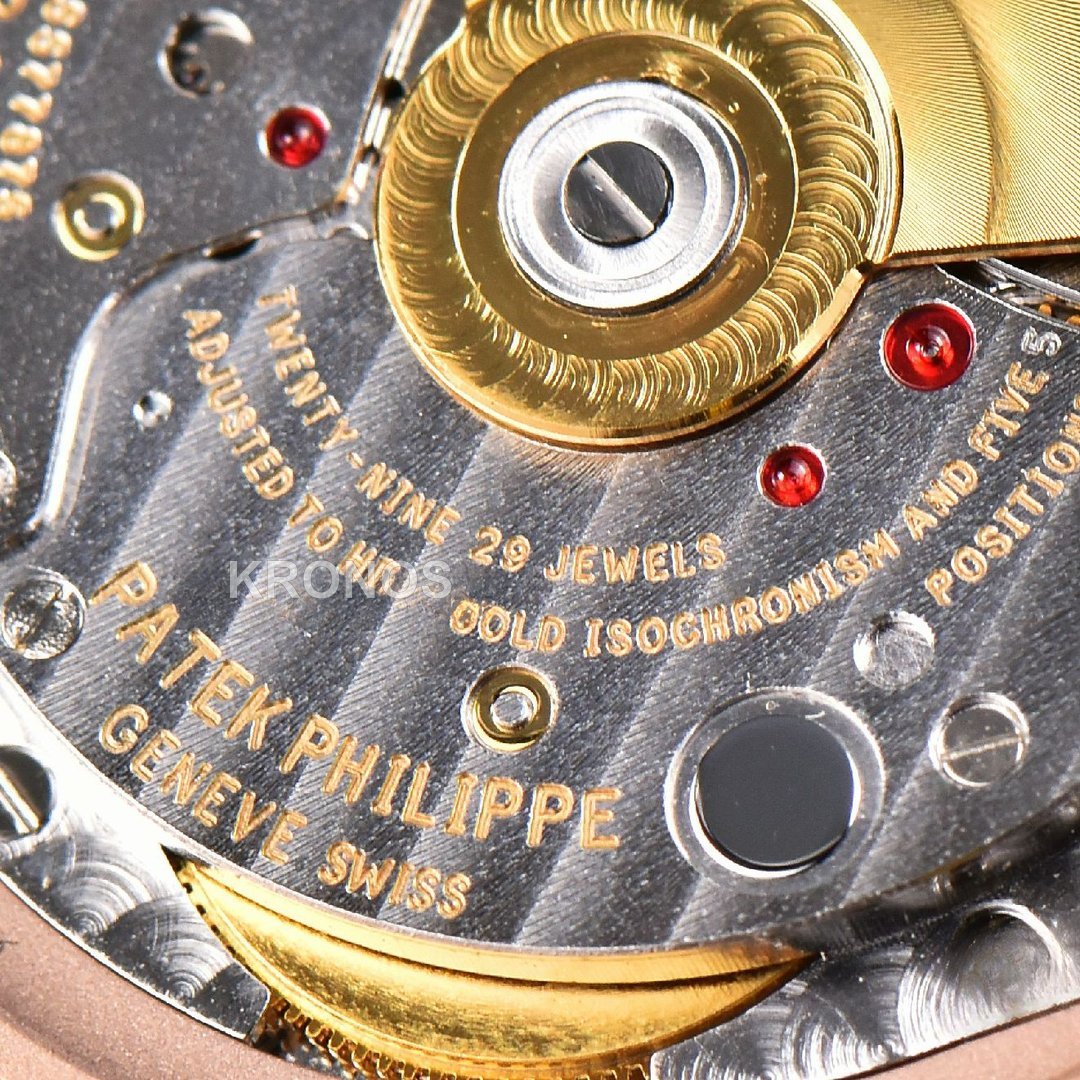 Nautilus 40mm Gray Textured Dial - Authentic Movement
