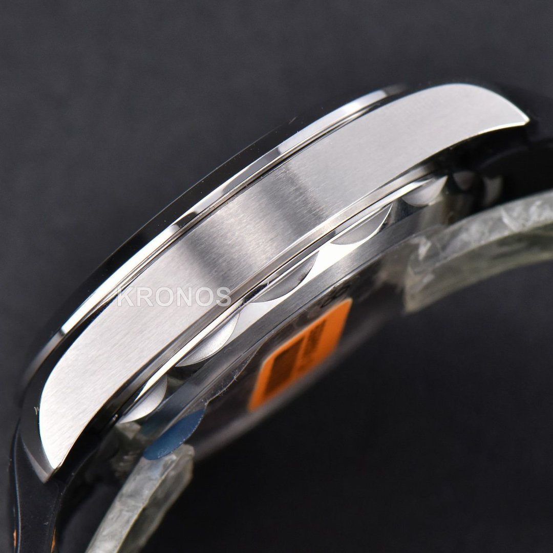 Aqua Terra 150m Seamaster 41mm White Dial Orange Hands Black - Authentic Movement