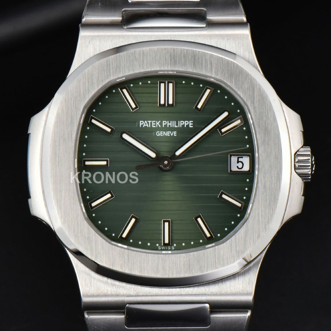 Nautilus 5711 40mm Green Dial A324sc - Authentic Movement