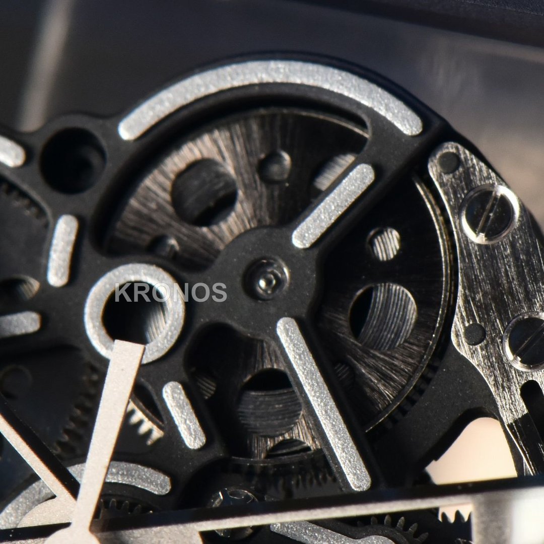 Rm055 Ntpt White Black Crown Black Rmul2 - Authentic Movement