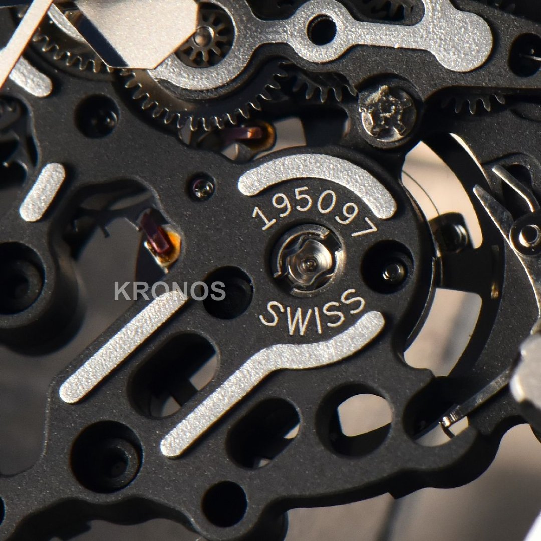 Rm055 Ntpt White Black Crown Black Rmul2 - Authentic Movement