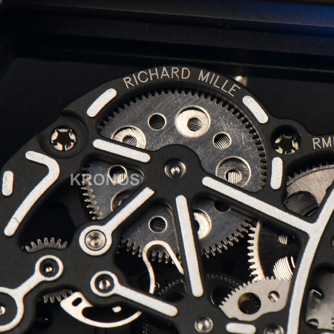 Rm055 Ntpt White Black Crown Black Rmul2 - Authentic Movement