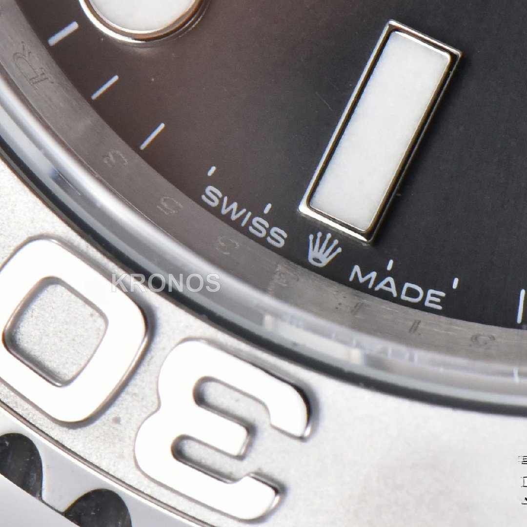 Yacht Master 40mm Gray Dial - Authentic Movement