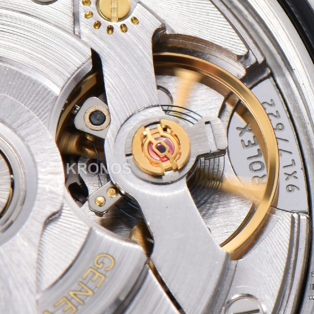 Yacht Master 40mm Gray Dial - Authentic Movement