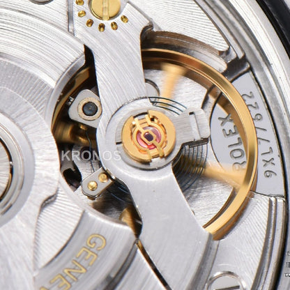 Yacht Master 40mm Gray Dial - Authentic Movement