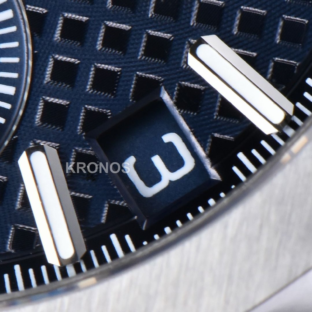Royal Oak Chronograph 41mm Blue Checkered Blue Subdial - Authentic Movement
