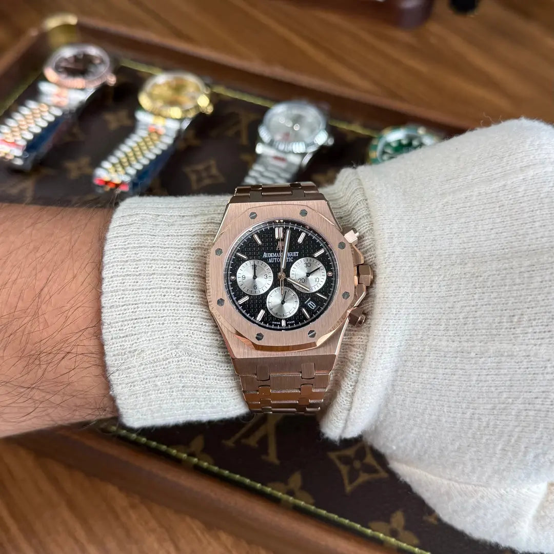 Detalle de cronógrafo Royal Oak Rose Gold esfera negra - Kronos Relojes