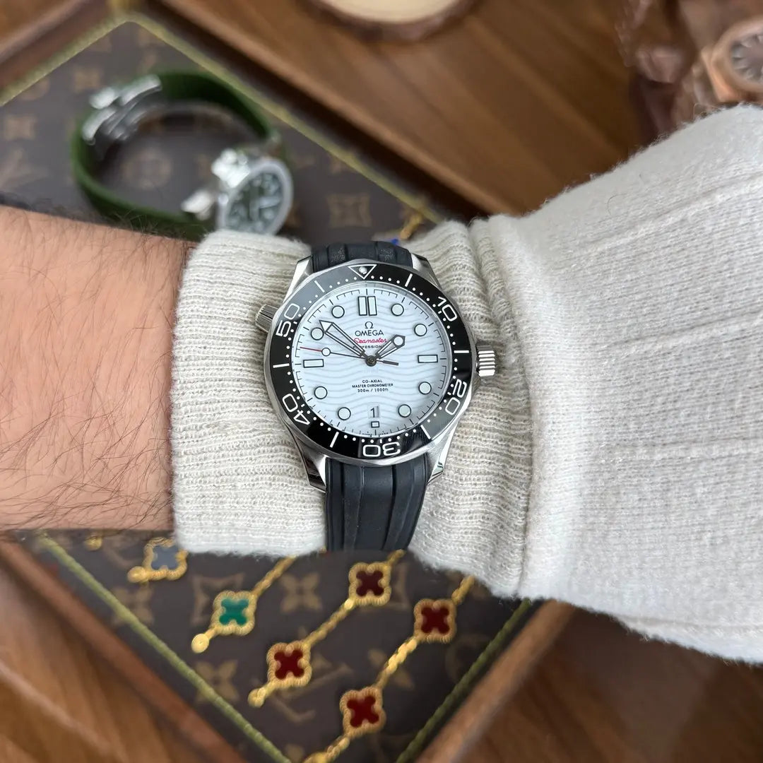 Seamaster inspirado lujo accesible esfera blanca - Kronos Relojes