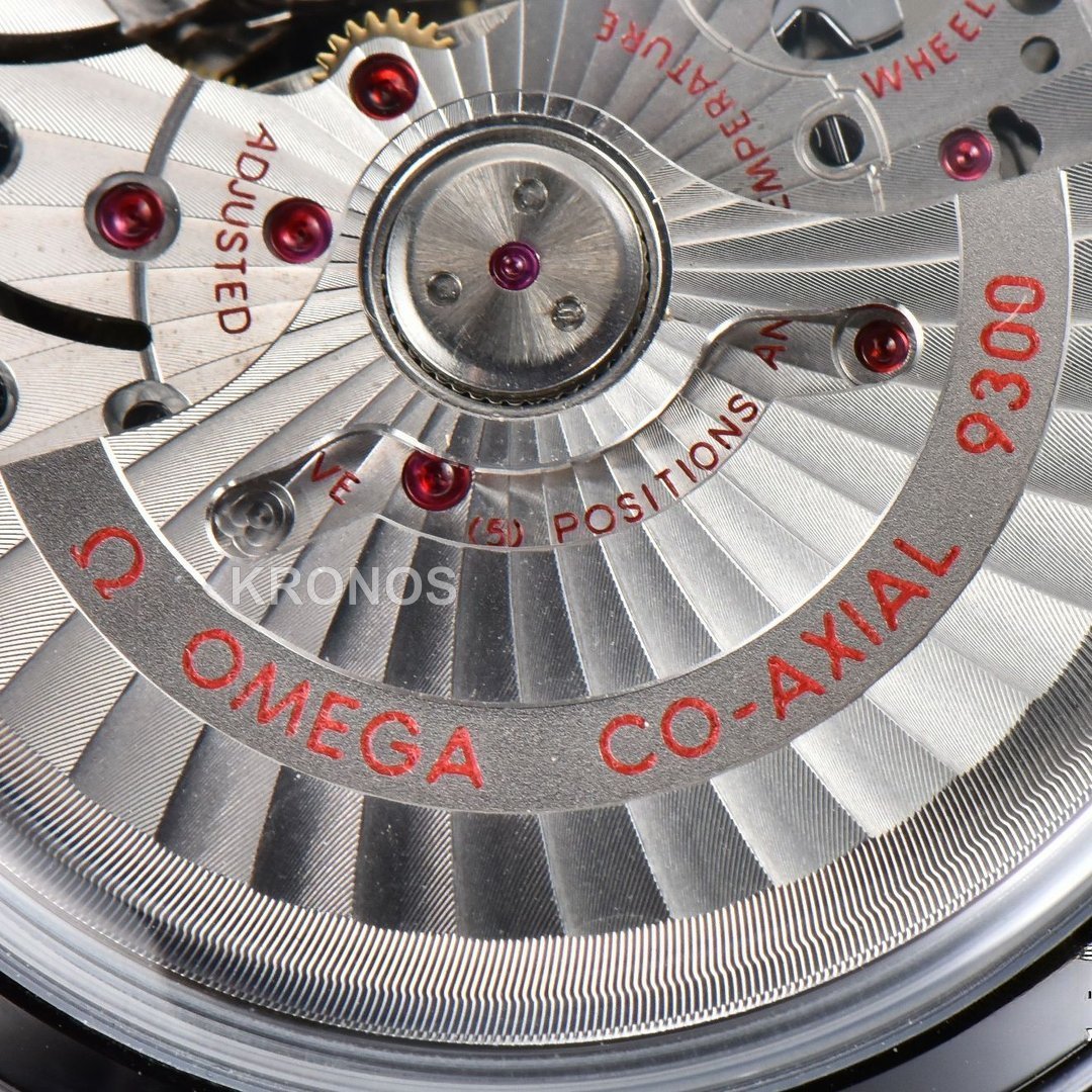 Speedmaster ‘dark Side The Moon’ Real Ceramic 44mm Black Dial - Authentic Movement